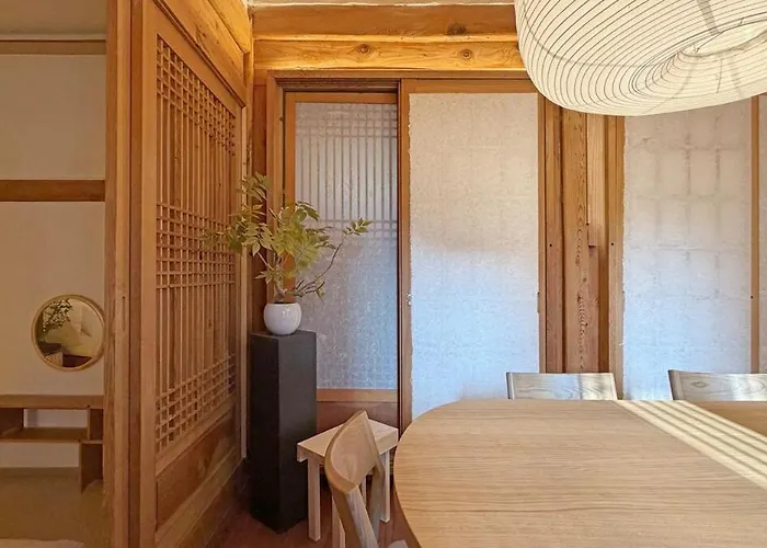 Namhyundang Premium Authentic Hanok 4r4b
