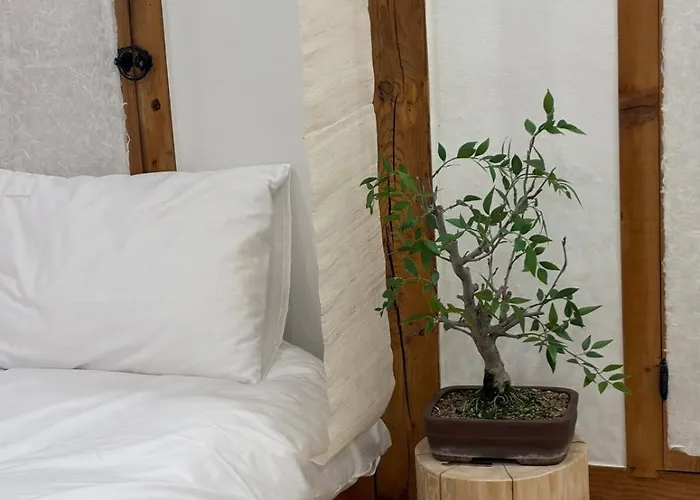 Namhyundang Premium Authentic Hanok 4r4b 서울특별시