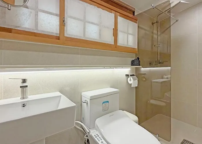 Namhyundang Premium Authentic Hanok 4r4b