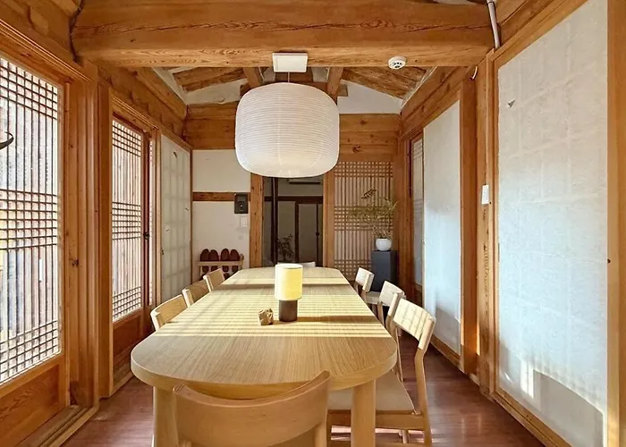 Namhyundang Premium Authentic Hanok 4r4b