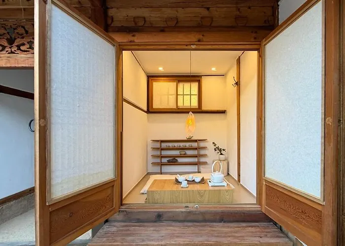 Namhyundang Premium Authentic Hanok 4r4b 빌라 *