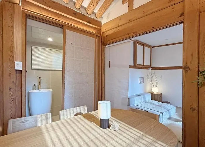 Namhyundang Premium Authentic Hanok 4r4b 빌라 *