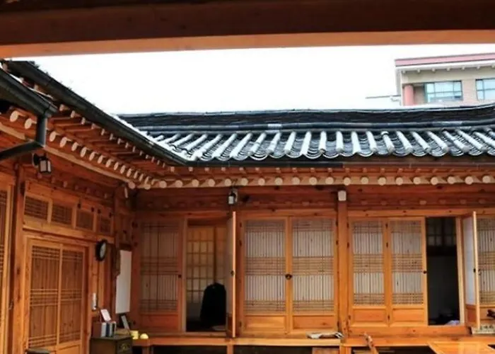 Namhyundang Premium Authentic Hanok 4r4b 서울특별시