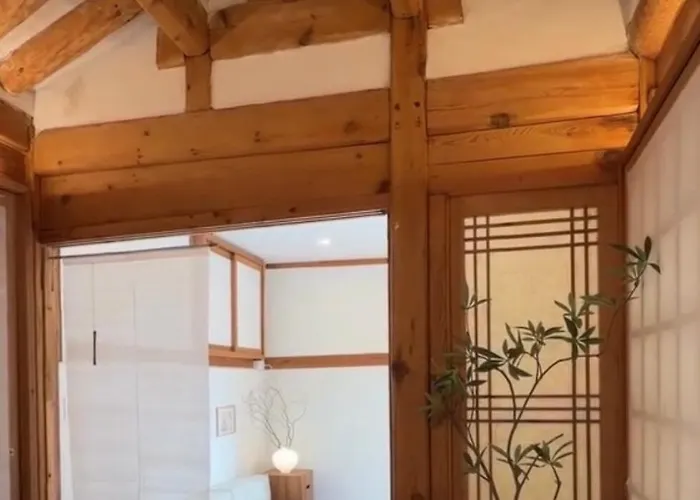Namhyundang Premium Authentic Hanok 4r4b * 서울특별시